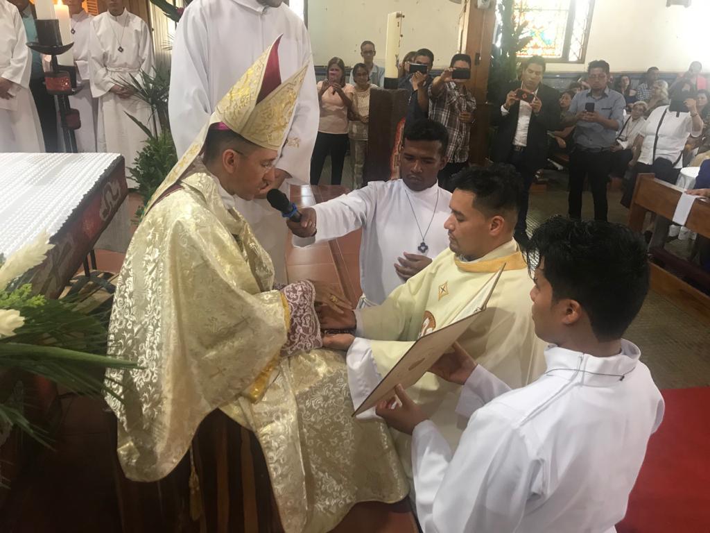 Ordenación sacerdotal dehonianos